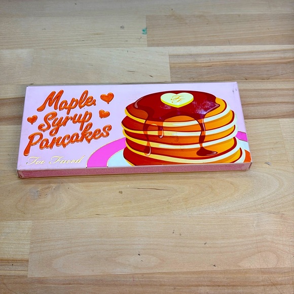 NIB!  Two Faced Maple Syrup Pancakes Pallet - Picture 1 of 8